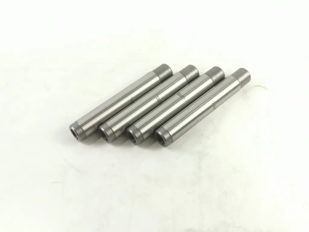 140-9670: 80mm Overall Length Gray Iron Casted Valve Guide
